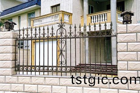 鐵(tie)藝圍欄(lan)製作安裝(zhuang)